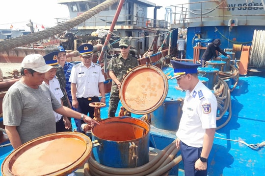 Cảnh sát biển Vùng 3 bắt giữ tàu chở hơn 230.000 lít dầu DO trái phép