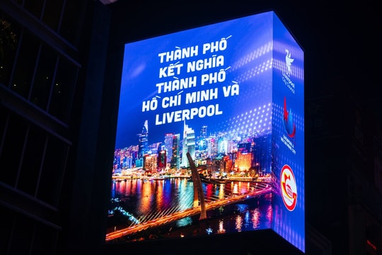 Saigon Marina IFC rực sáng mừng quan hệ hợp tác Việt Nam - Anh