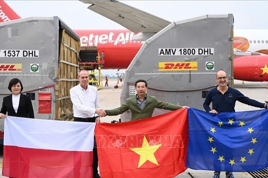 Ba Lan viện trợ 7 tấn hàng hỗ trợ Việt Nam khắc phục hậu quả thiên tai