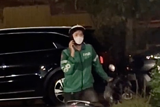 Cô gái 'bom hàng', tặng bữa sáng cho tài xế