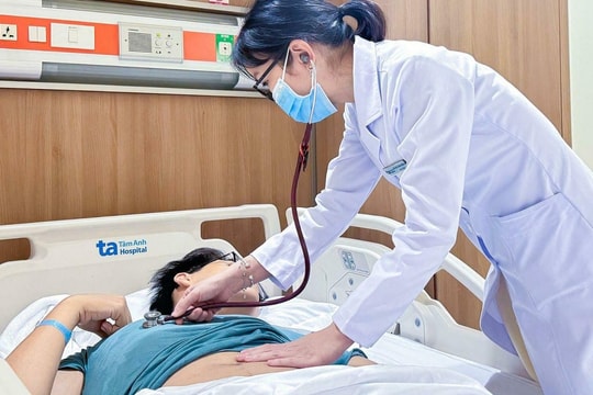 Thiếu niên loét dạ dày tá tràng kèm xuất huyết tiêu hóa