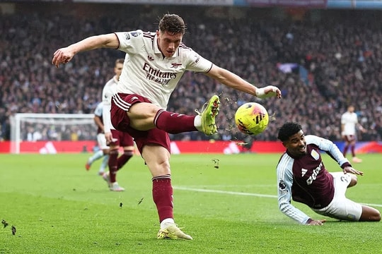 Huyền thoại Ngoại hạng Anh khuyên Gyokeres chạy chỗ nhiều hơn