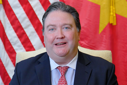 Đại sứ Knapper điểm lại quan hệ Việt - Mỹ năm 2025 bằng tiếng Việt