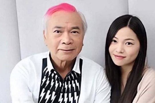 Phản ứng của Lý Long Cơ trước tin bạn gái kém 40 tuổi đã có chồng con