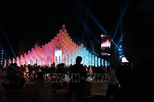 Chào năm mới 2026: Không khí rộn ràng ngập tràn Thành phố Hồ Chí Minh