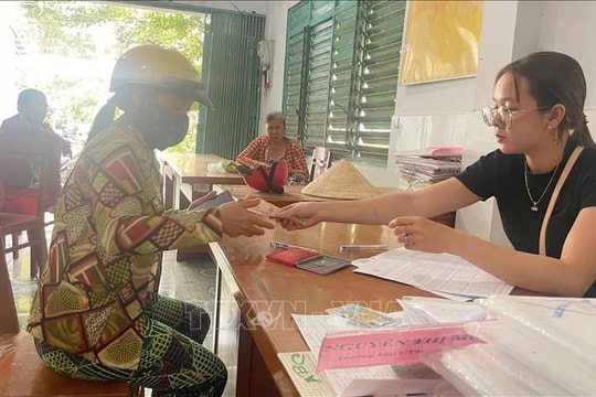 Người dân An Giang hân hoan đón nhận quà của Đảng, Nhà nước