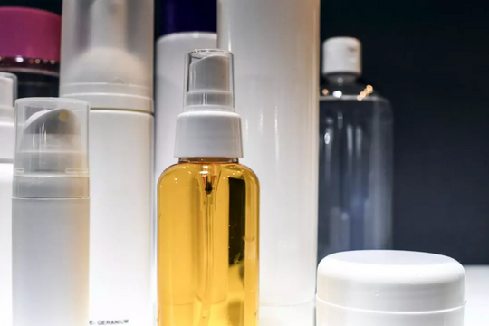 Pháp chính thức cấm 'hoá chất vĩnh cửu' trong mỹ phẩm và quần áo