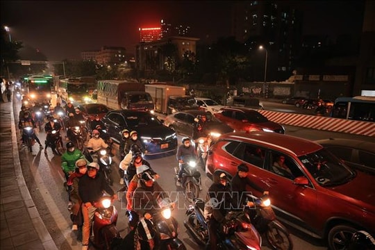 Hà Nội: Lượng phương tiện tăng cao tại các cửa ngõ