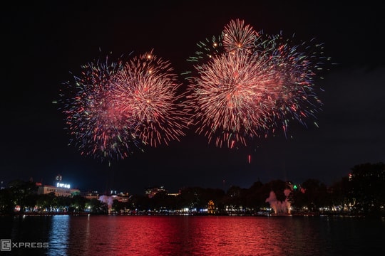 Các điểm ngắm pháo hoa Tết Dương lịch tại Hà Nội