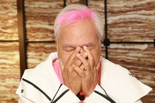 Tài tử 75 tuổi khóc khi chia tay bạn gái