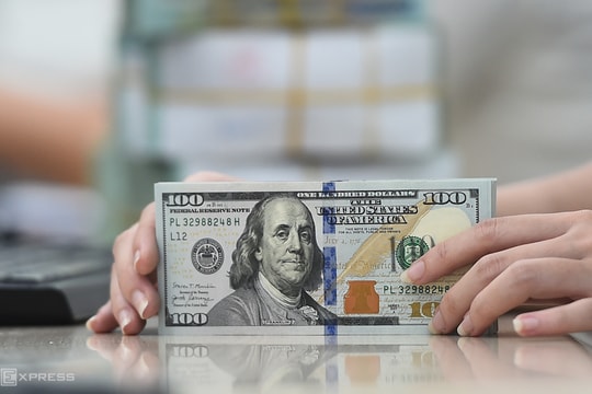 Mua bán ngoại tệ 'chợ đen' có thể bị phạt tới 100 triệu đồng