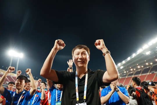 Ông Kim Sang-sik là HLV tiêu biểu năm 2025