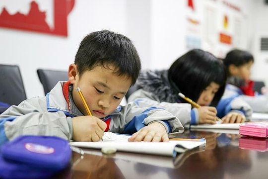 Trung Quốc cắt giảm bài kiểm tra ở tất cả khối lớp