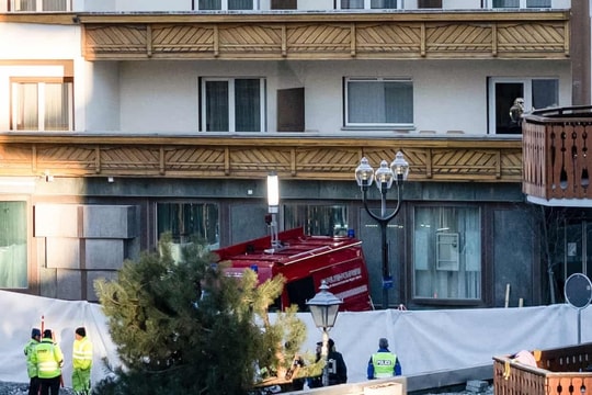 Cháy lớn tại Thụy Sĩ: 40 người có thể đã thiệt mạng, nạn nhân từ nhiều quốc gia