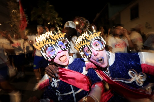 Ngày đầu năm mới 2026 rực rỡ ánh sáng khắp thế giới