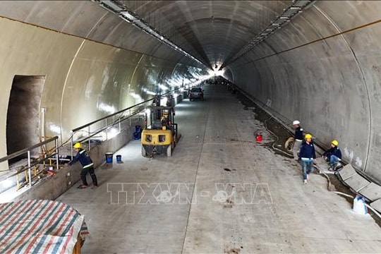 Tập trung thi công nước rút trên công trường hầm Đèo Ngang