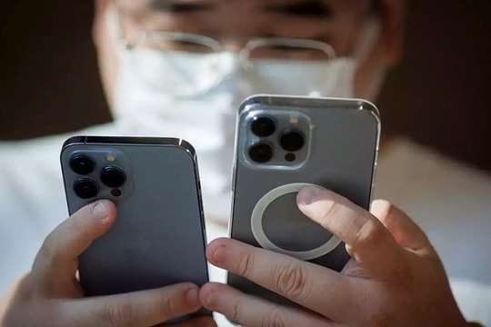 U50 'lên cơn vật' sau một ngày thiếu Facebook, Tiktok