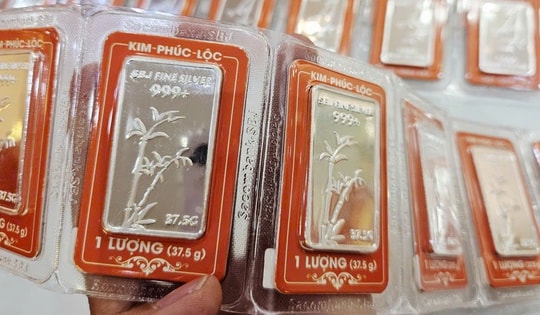 Nhiều người đang lo sốt vó vì "đu đỉnh" một kim loại quý không kém vàng