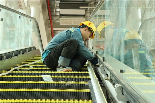 Xuyên Tết lắp đặt thiết bị tại nhà ga sân bay Long Thành