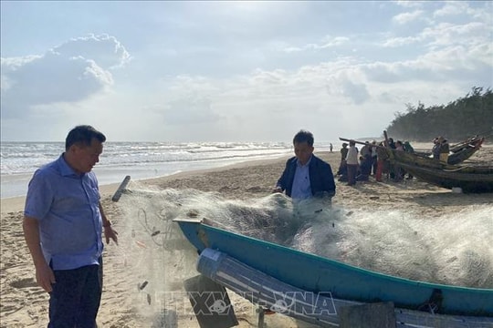 Chìm thuyền đánh cá, một ngư dân mất tích