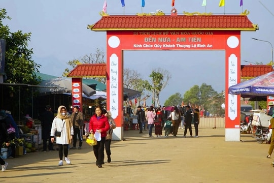 Vì sao tạm dừng đón khách lên huyệt đạo linh thiêng ở Thanh Hóa?