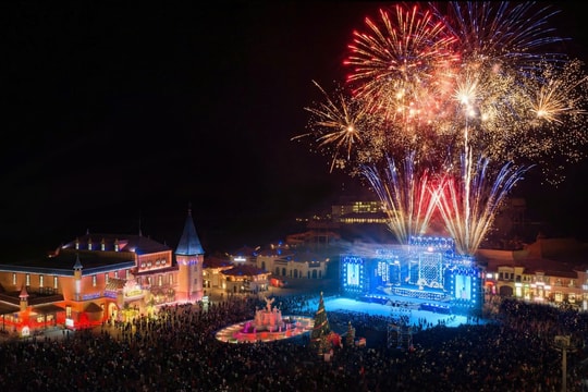 Hàng triệu người đón năm mới tại các điểm đến của Vingroup