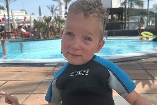 Bé trai 5 tuổi thoát bại liệt nhờ liều thuốc đắt nhất thế giới