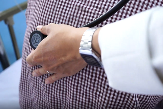 Chàng trai 32 tuổi ngưng tim khi đang đánh cầu lông