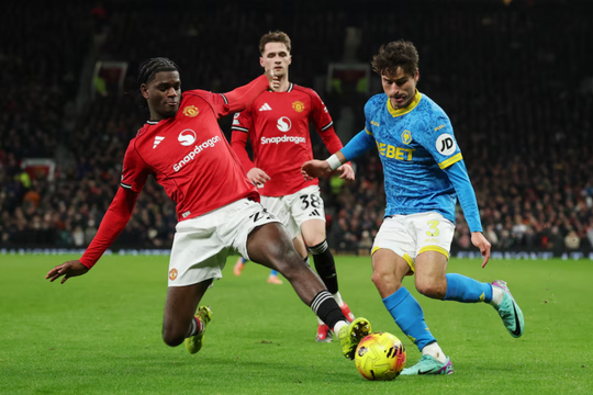 8 điểm nhấn ở vòng 19 Ngoại hạng Anh