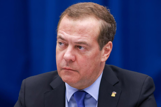 Ông Medvedev: Ukraine sẽ phải trả giá vì vụ tập kích đêm giao thừa