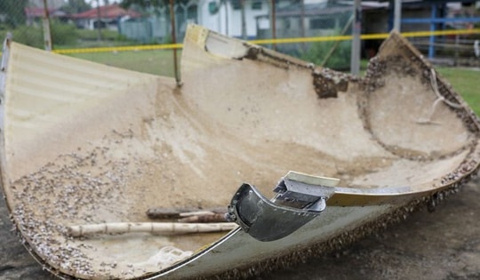 Phát hiện vật thể lạ khổng lồ trôi dạt vào bãi biển