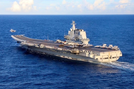 J-15 Trung Quốc khuấy động vùng biển Nhật Bản