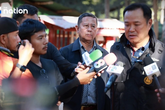 Thủ tướng lâm thời Thái Lan thị sát biên giới với Campuchia, trấn an người dân