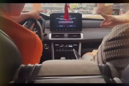 Xác minh tài xế taxi Nha Trang bị tố tráo tiền của du khách nước ngoài