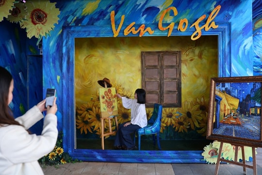 Triển lãm mô phỏng tác phẩm của danh họa Van Gogh, Monet