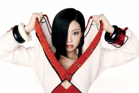 Jennie: 'Tôi như đứa trẻ chập chững bước ra thế giới'