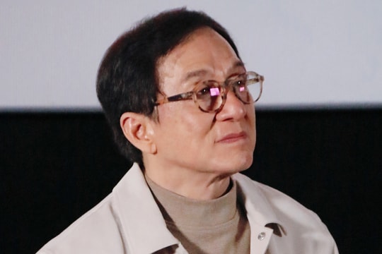 Thành Long xin lỗi con