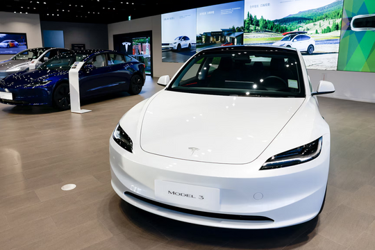 Tesla mất 'ngôi vương' xe điện vào tay đối thủ Trung Quốc