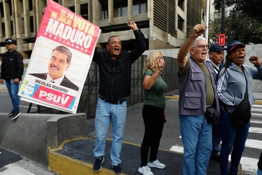 Người Venezuela biểu tình, yêu cầu Mỹ thả ông Maduro