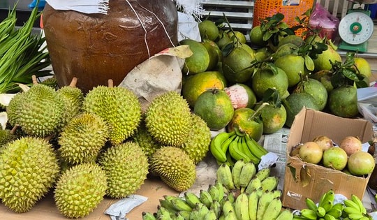 Giá sầu riêng Ri 6 rẻ bất ngờ