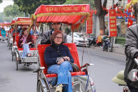 Du lịch Hà Nội doanh thu hơn 2.000 tỷ đồng trong dịp Tết Dương lịch