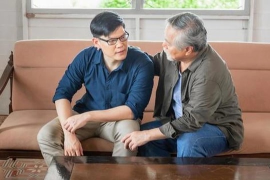 Đến nhà bạn gái ăn cơm, bố cô ấy bất ngờ “loại” tôi chỉ sau một câu hỏi