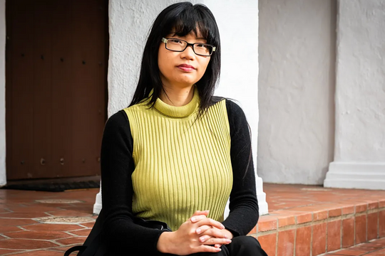 'Săn' việc làm trên ứng dụng hẹn hò