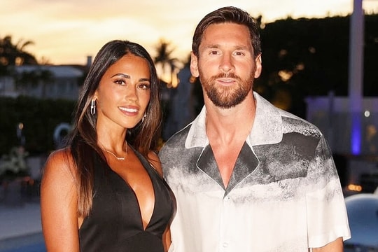 Váy áo tôn chiều cao 1,57 m của vợ Messi