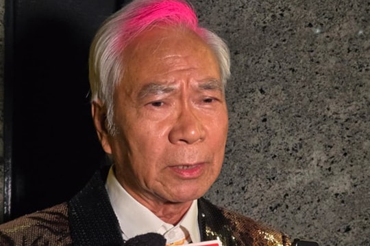 Tài tử 76 tuổi tha thứ cho bạn gái cũ