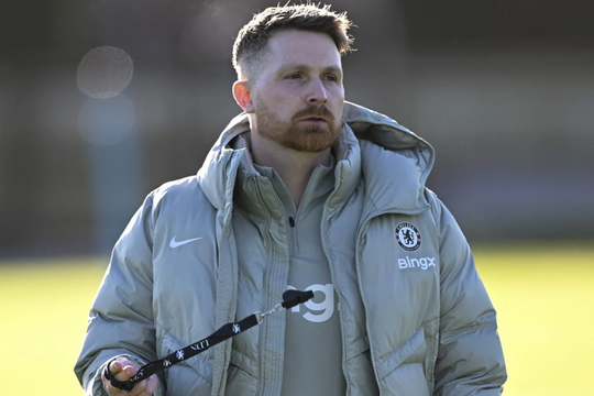 Cuộc so kè chênh lệch trên băng ghế chỉ đạo trận Man City - Chelsea