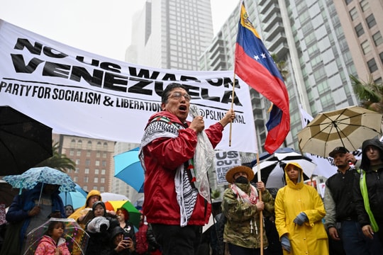 Biểu tình khắp nước Mỹ phản đối vụ bắt Tổng thống Venezuela