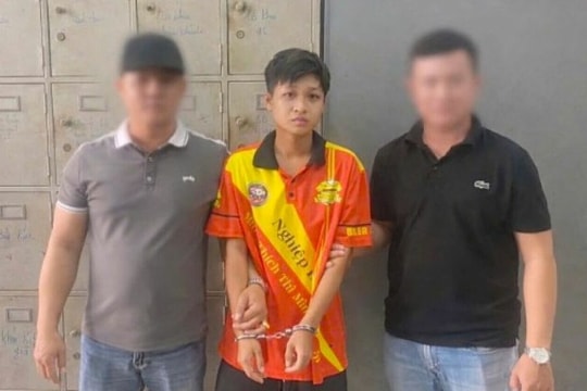 Giả nam giới bỏ trốn sau khi trộm vàng của người tình