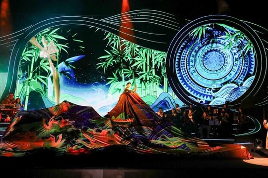 Cận cảnh buổi tổng duyệt xúc động chương trình 'Với Đảng vẹn toàn niềm tin yêu'