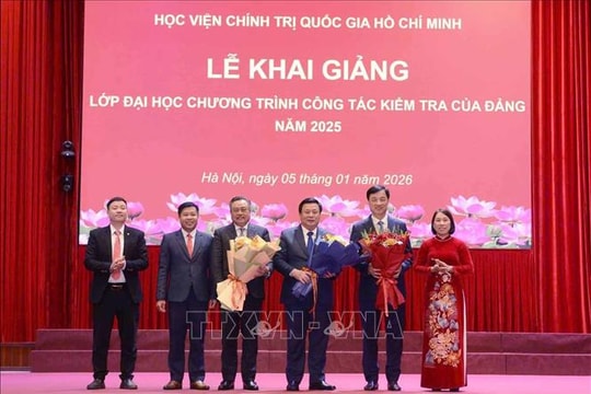 Khai giảng lớp đào tạo trình độ đại học Chương trình Công tác kiểm tra của Đảng